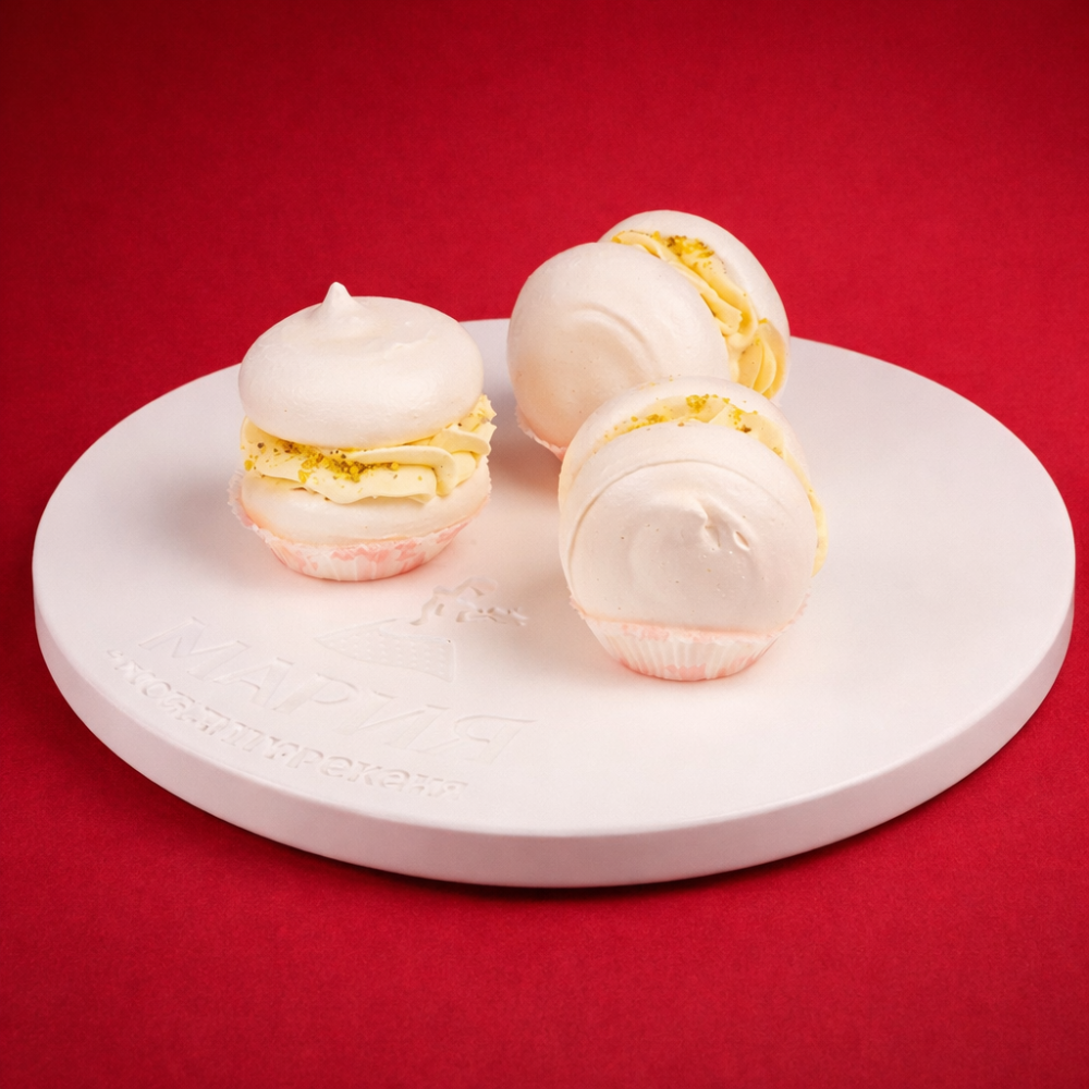 Пирожное Безе с фисташкой