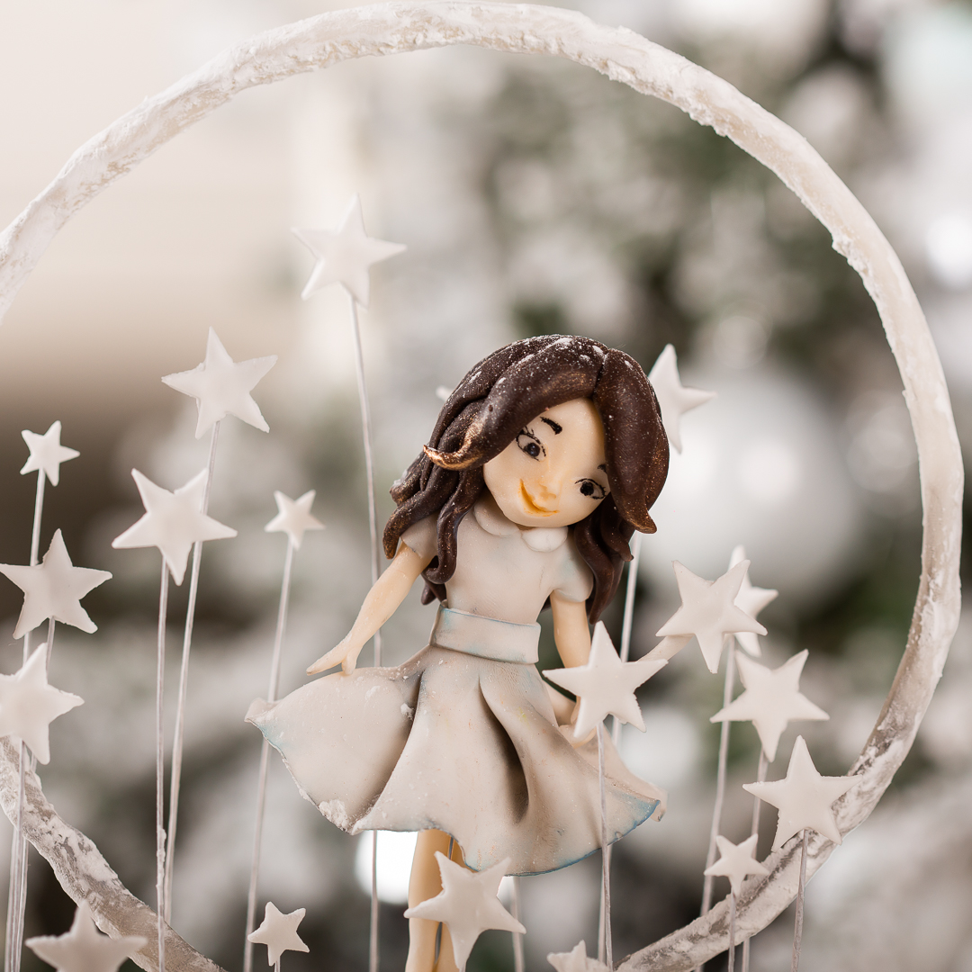 Торт с девочкой рождественский