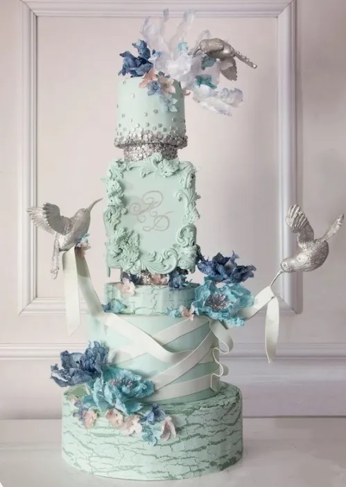 Роскошный торт на свадьбу