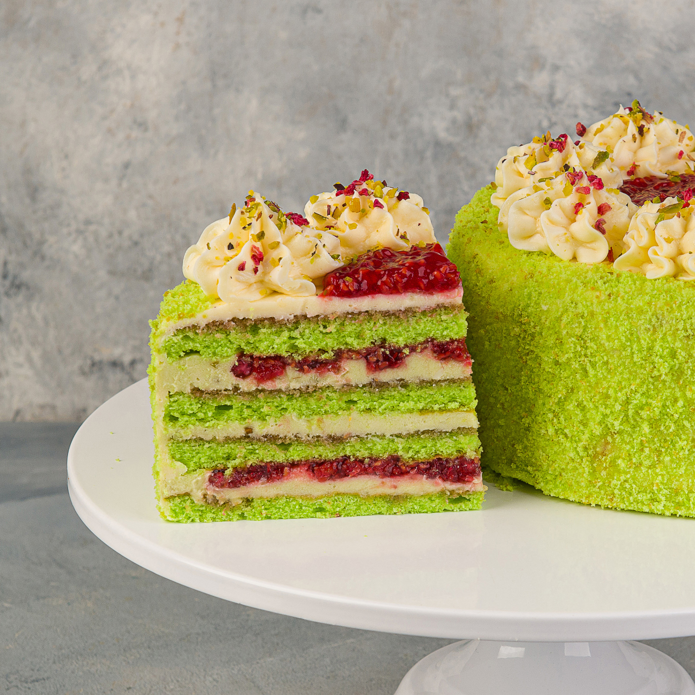 Торт малина-фисташка