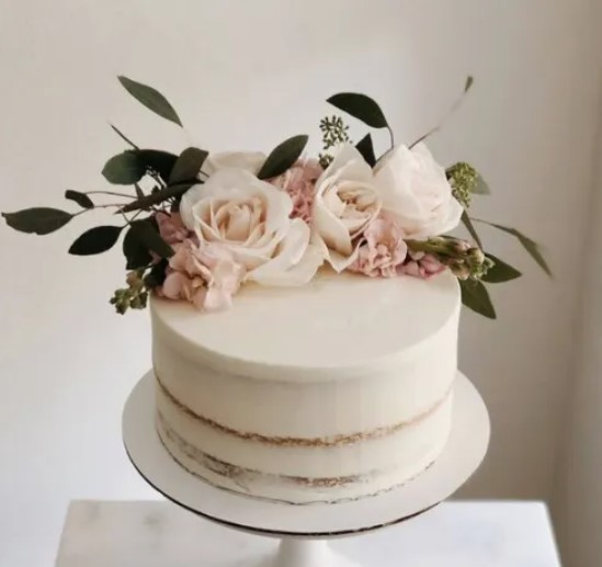 Свадебный торт с цветами