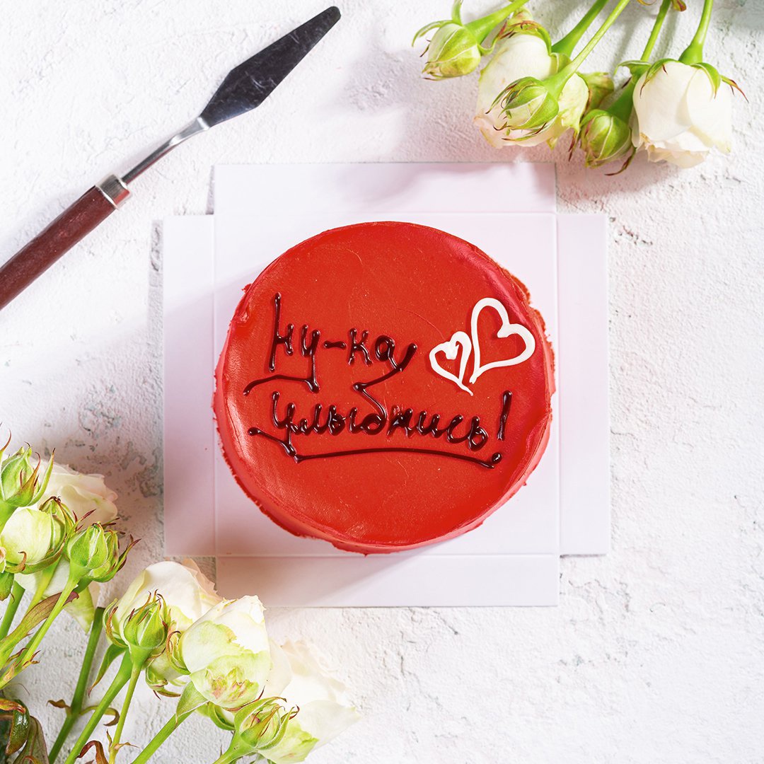 Красный бенто-торт