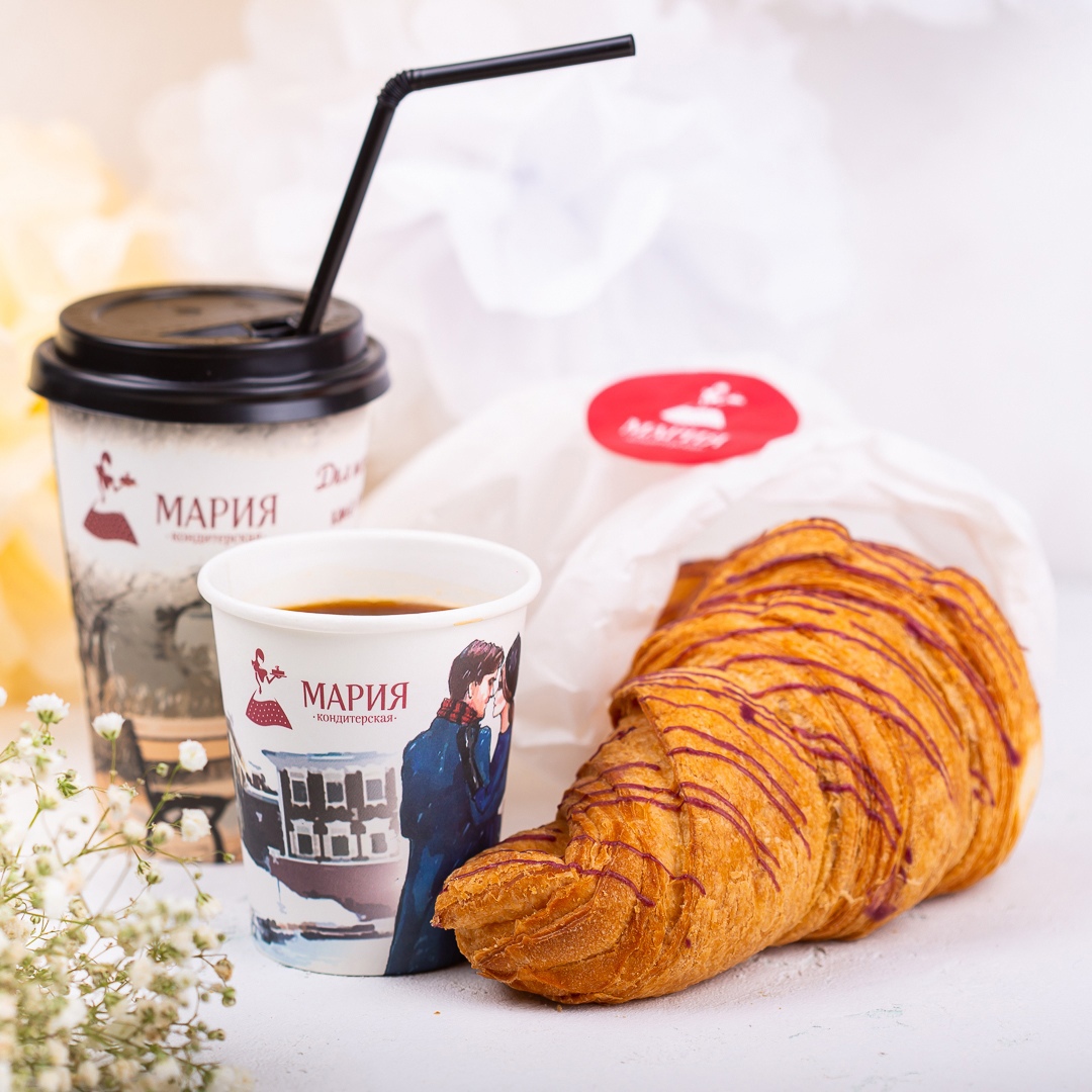 Круассан и кофе Круассан и кофе