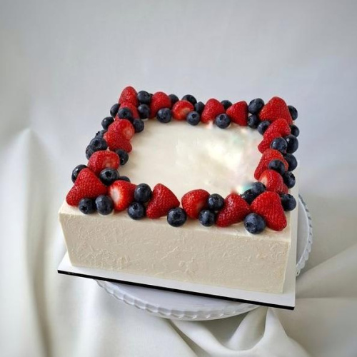 Торт прямоугольный (ягода по краям) Торт прямоугольный (ягода по краям)