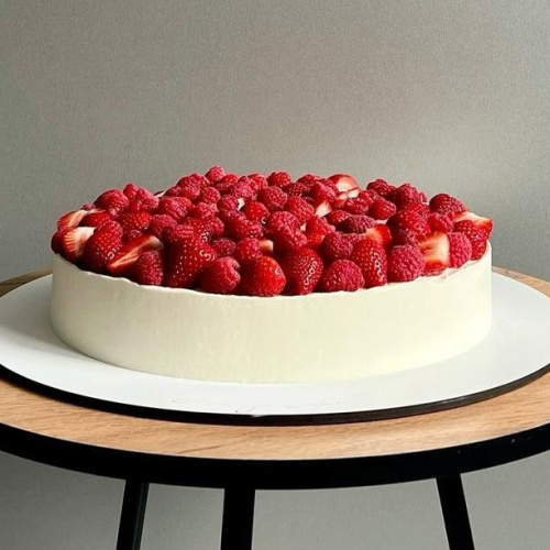 Торт Ягодный (клубничный) 12 кг Торт Ягодный (клубничный) 12 кг