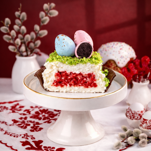 Десерт Павлова с пасхальным оформлением