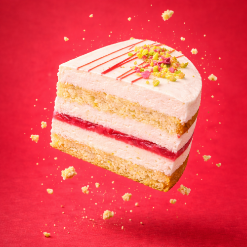 Торт «Молочная девочка с клубникой»