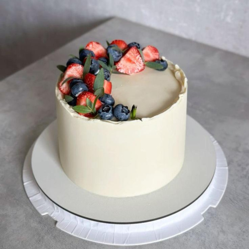 Торт с ягодой Торт с ягодой